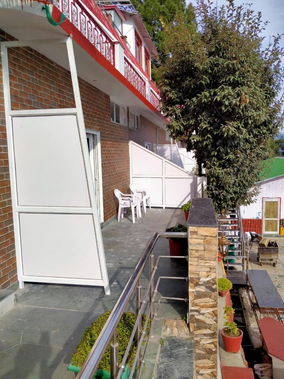 Blue Pine Resort Lansdowne Εξωτερικό φωτογραφία