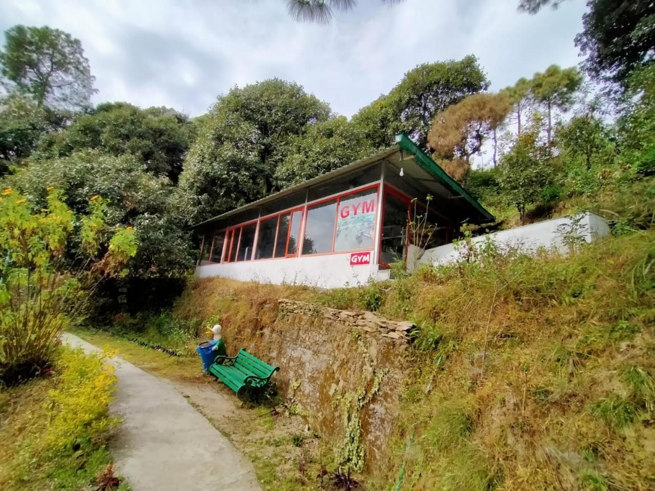 Blue Pine Resort Lansdowne Εξωτερικό φωτογραφία
