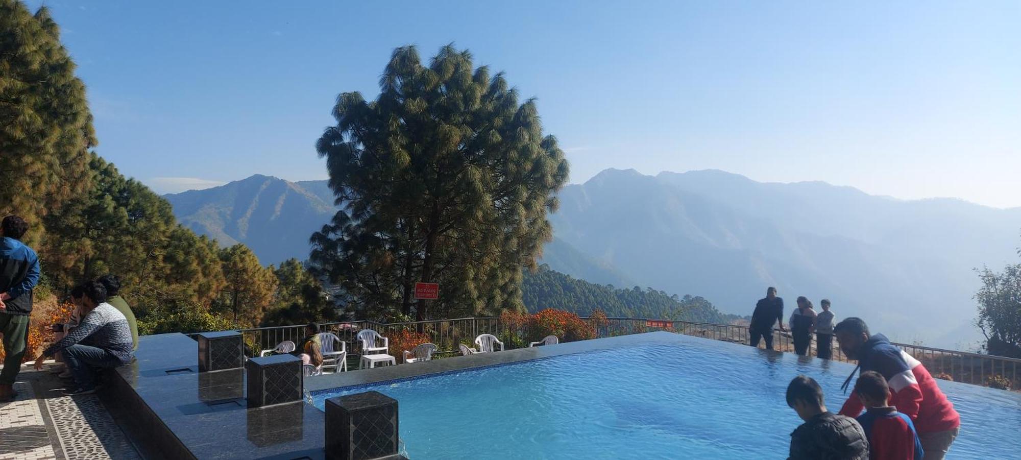Blue Pine Resort Lansdowne Εξωτερικό φωτογραφία