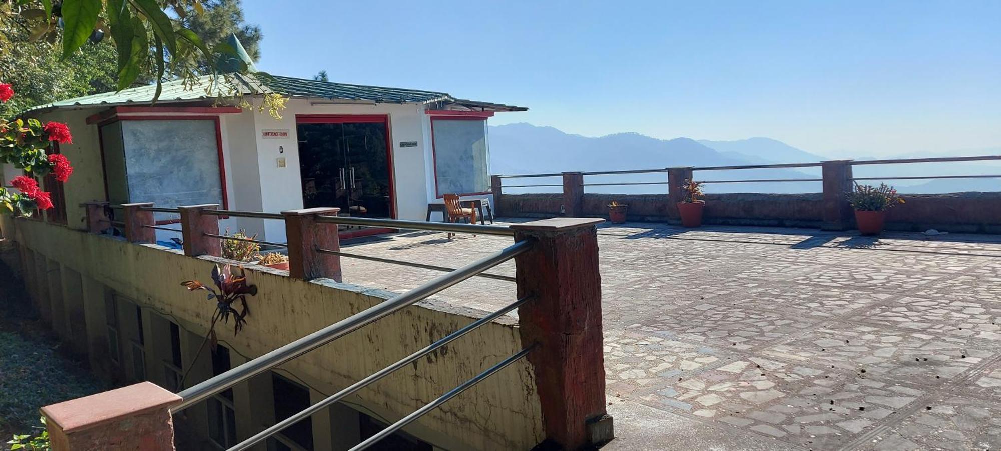 Blue Pine Resort Lansdowne Εξωτερικό φωτογραφία