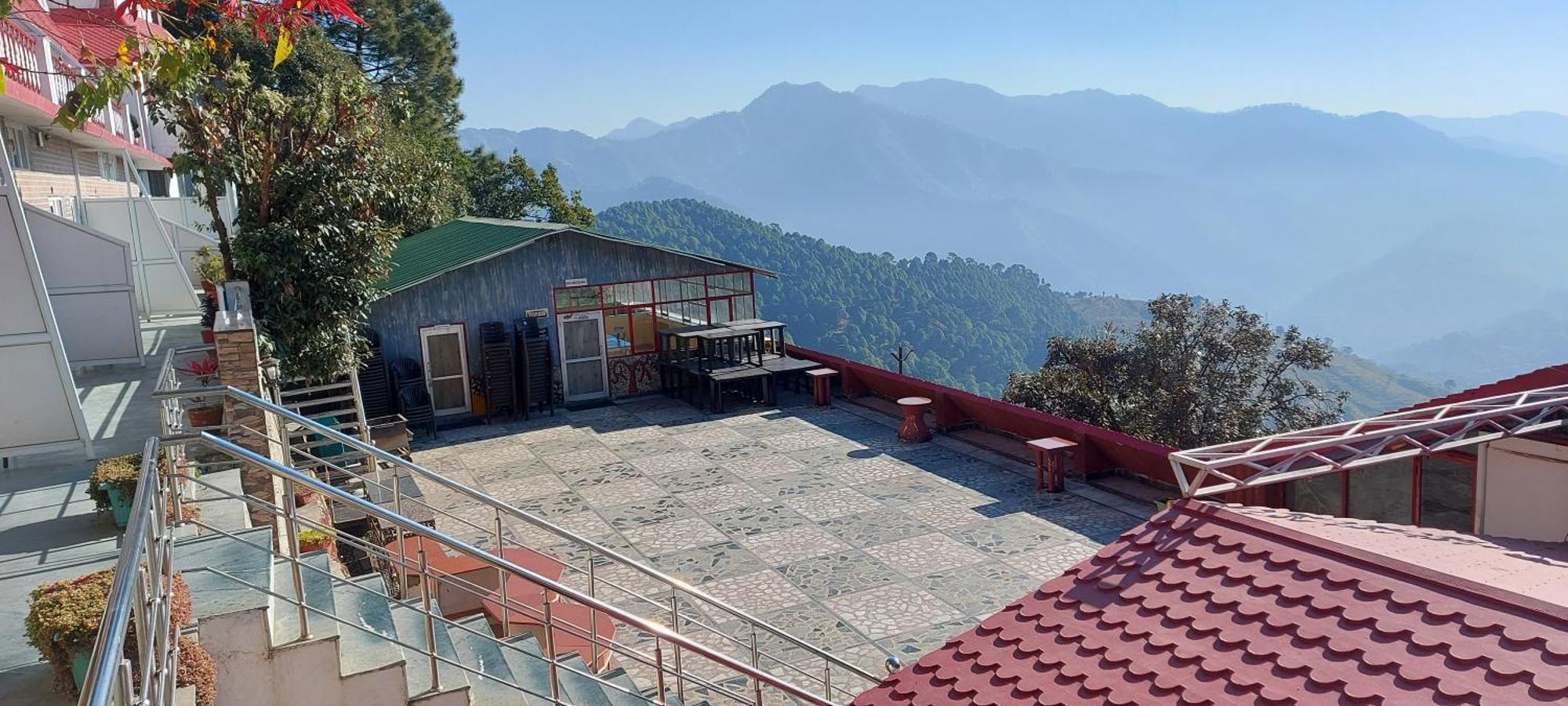 Blue Pine Resort Lansdowne Εξωτερικό φωτογραφία