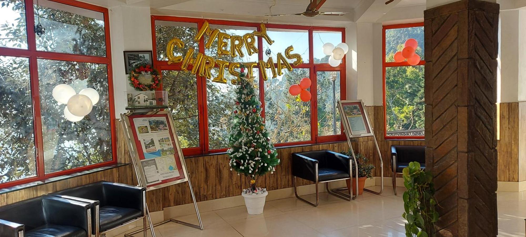 Blue Pine Resort Lansdowne Εξωτερικό φωτογραφία