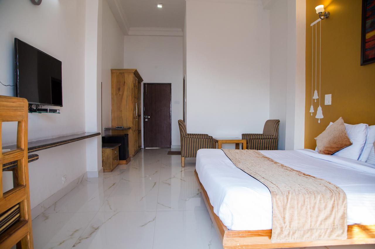 Blue Pine Resort Lansdowne Εξωτερικό φωτογραφία